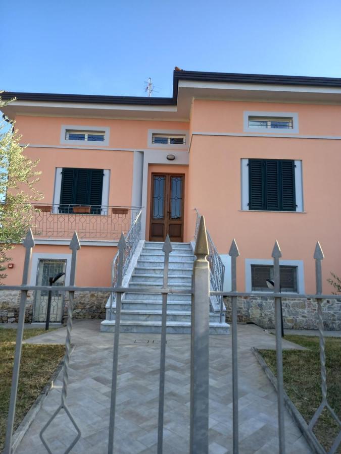 Bnb Villa Melany Vicino Centro Lucca Exterior photo